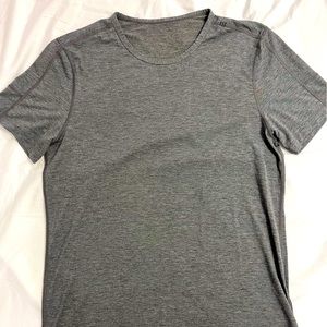 Men’s Lululemon t-shirt